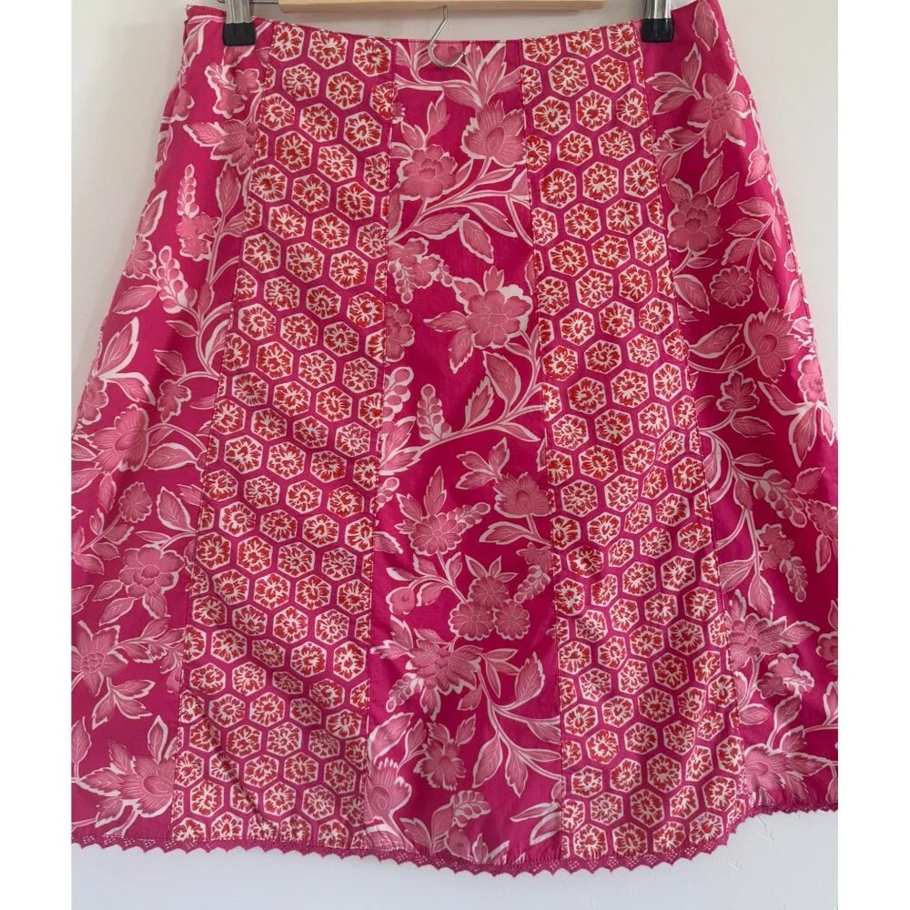 Floral Pink A-Line Skirt With Honeycomb Pattern By A.M.I. Size 10 Cotton & Spand